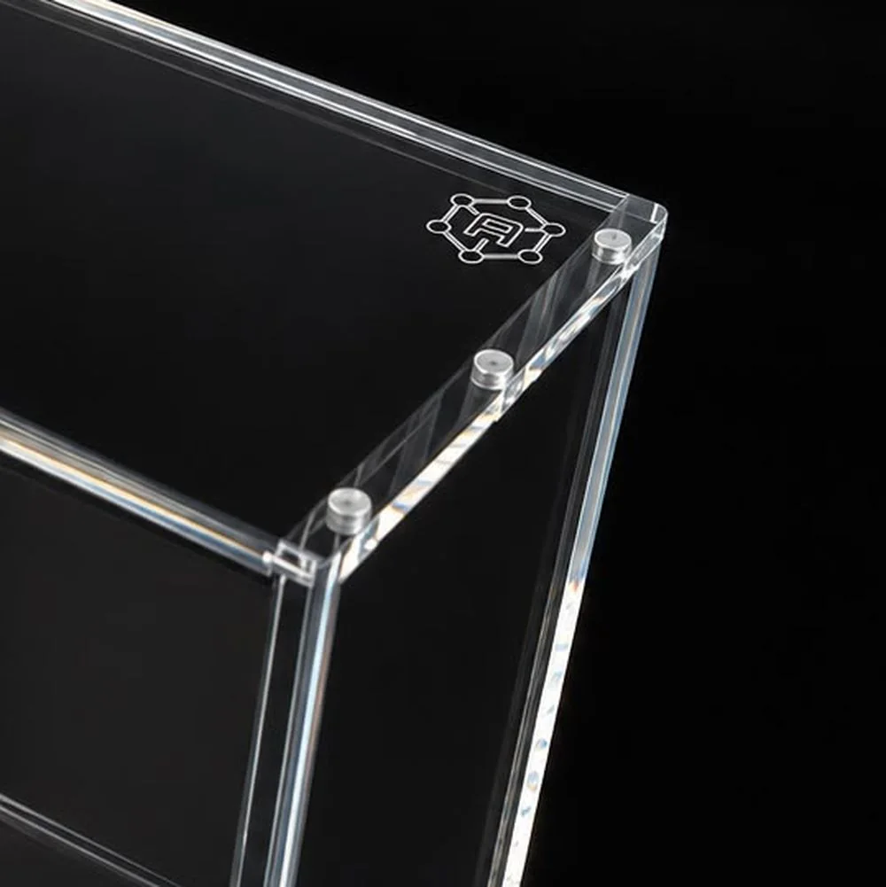 Acrylium acrylic case — detail of edges, magnets and finish
